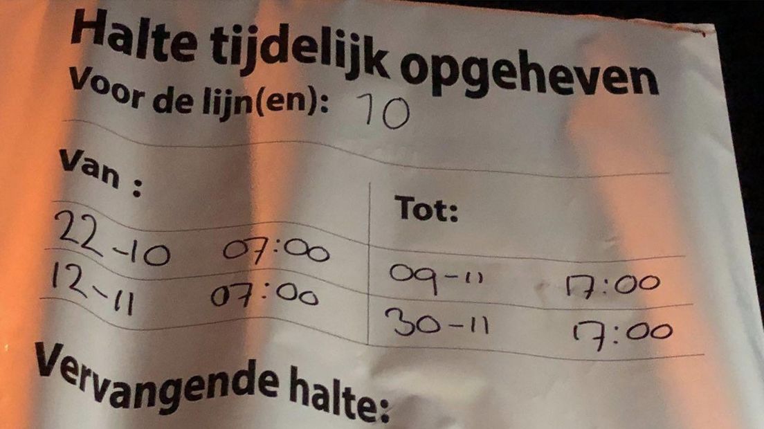 De mededeling die op de bushaltes in de wijk Hoornsemeer is gehangen.