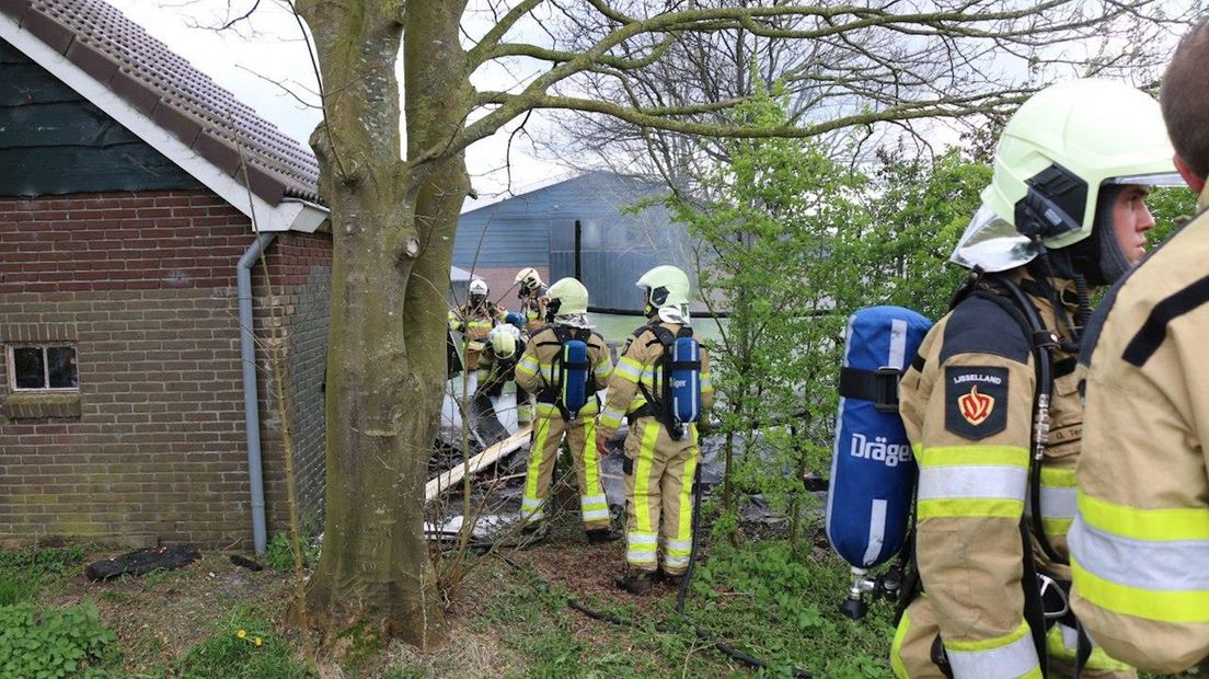 Veel rookontwikkelingen bij schuurbrand in Dalfsen