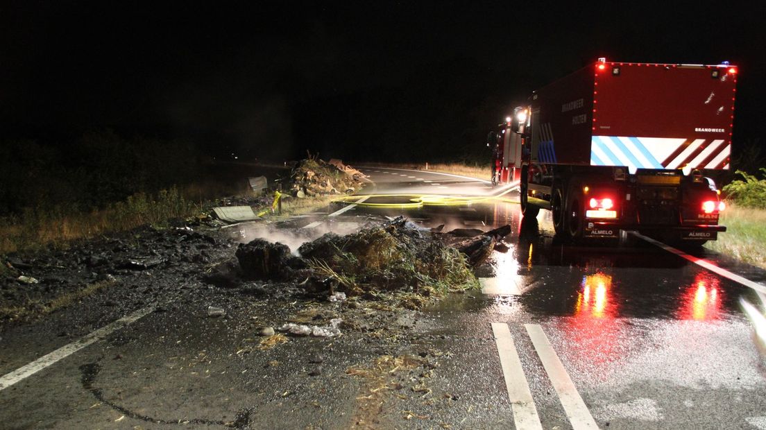 Opnieuw afval gedumpt en brand gesticht bij snelweg A1