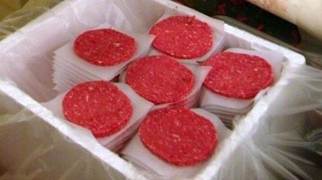 'Gestolen vlees deur aan deur verkocht in Deventer'