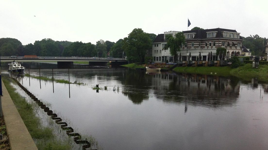 Hoge waterstand op de Vecht bij Dalfsen