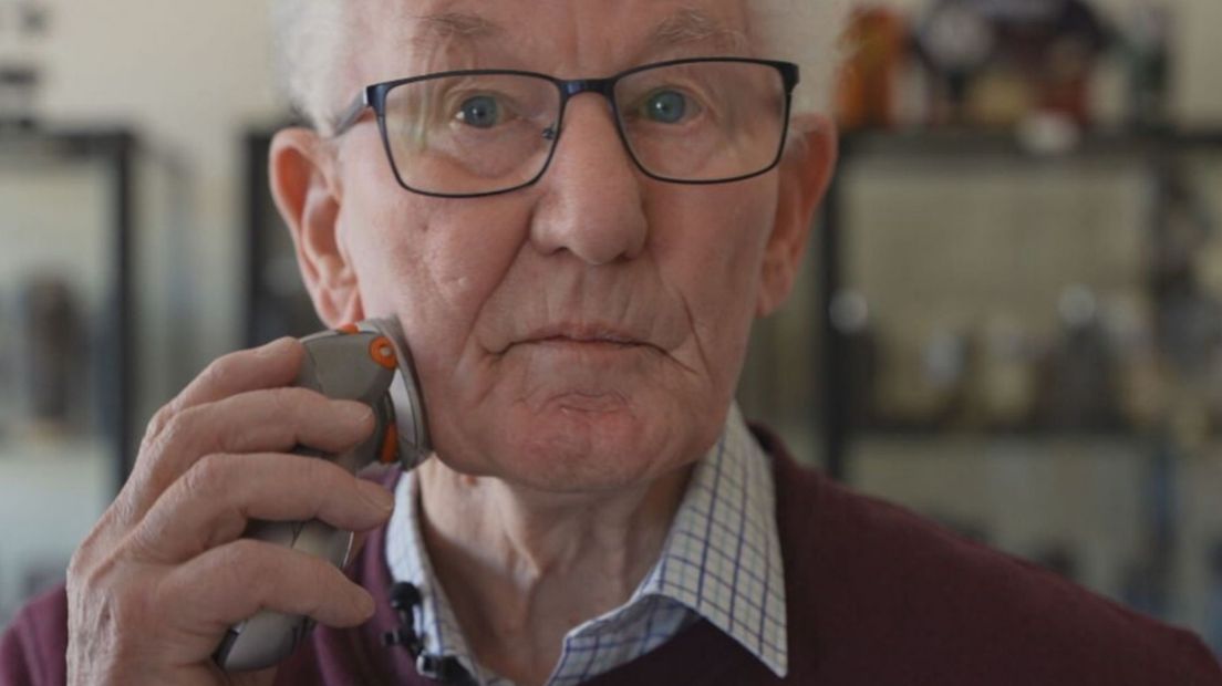 Gerard Bronswijk (81) is gek op scheerapparaten