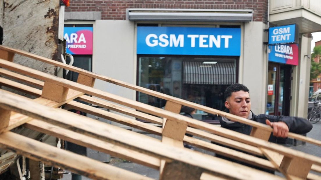 Jongeren uit de Haagse wijk Transvaal houden hun eigen wijk schoon