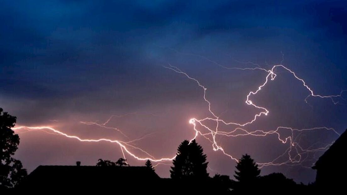 Onweer in Bentelo