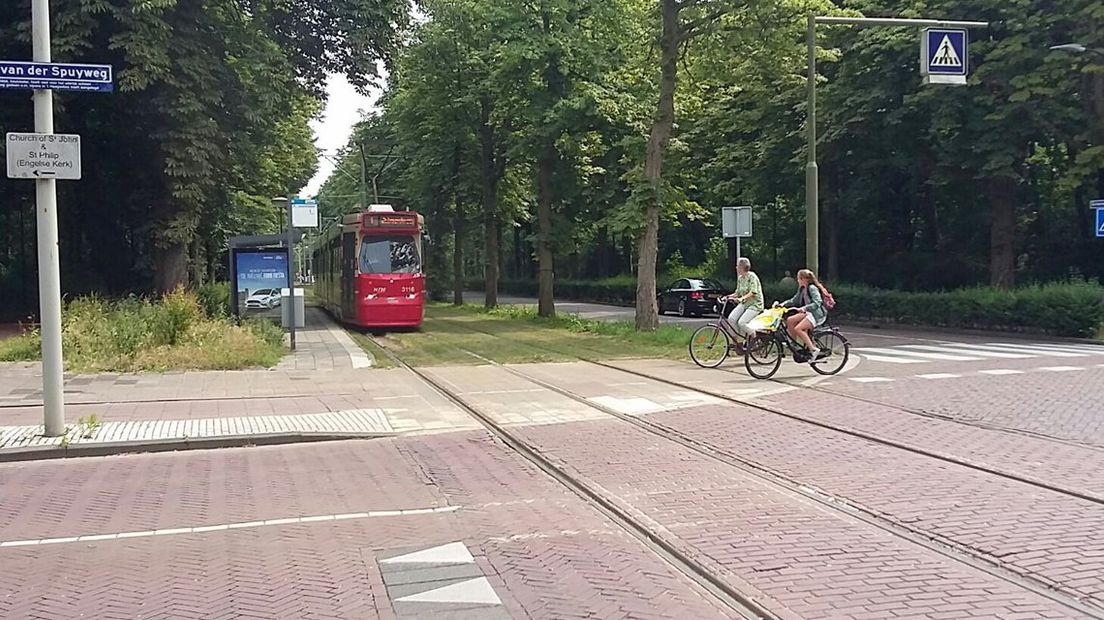 De tramsporen op de Scheveningseweg in Den Haag moeten dringend worden vervangen. | Foto Thijs Kramer