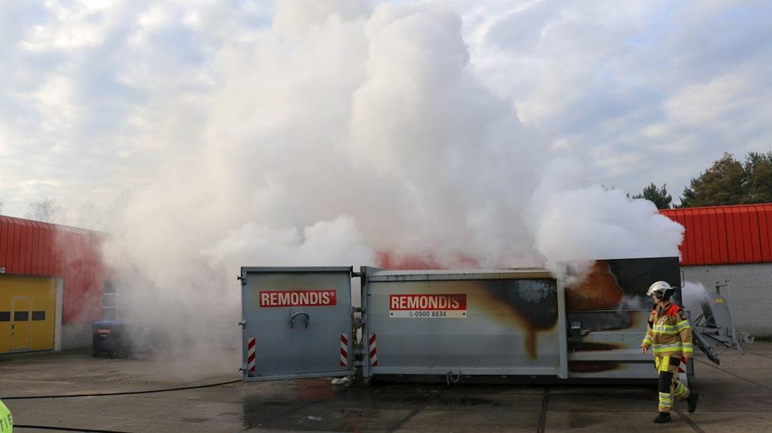 Opnieuw containerbrand bij Larcom in Ommen