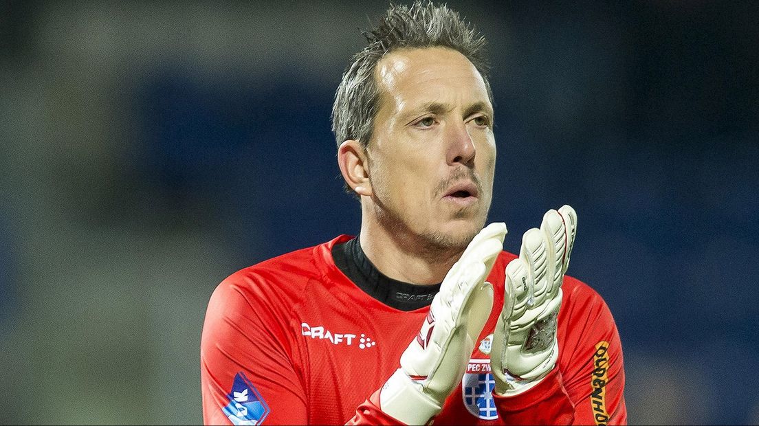Diederik Boer nam de taart in ontvangst