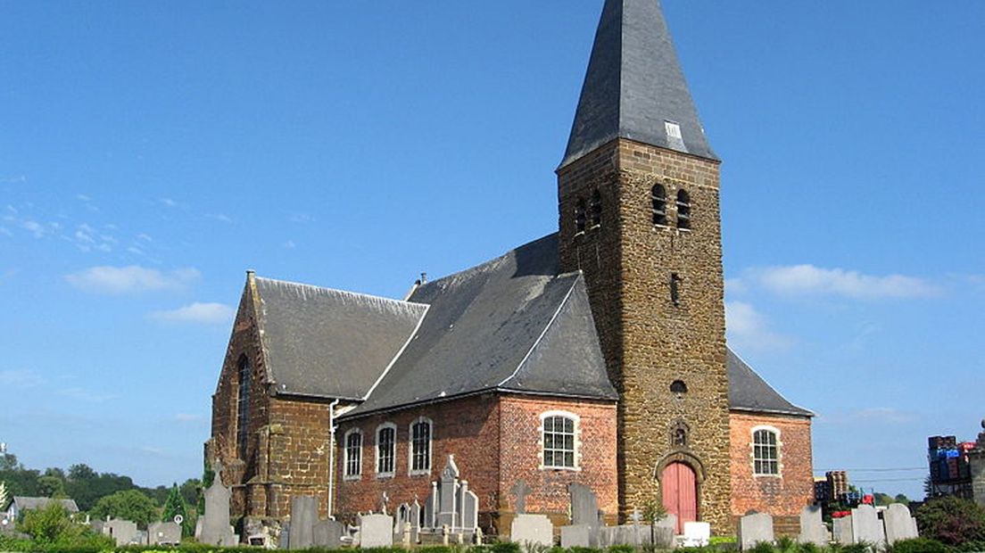 Stoffelijke resten Groninger Heilige ontdekt op zolder Belgische kerk - RTV Noord