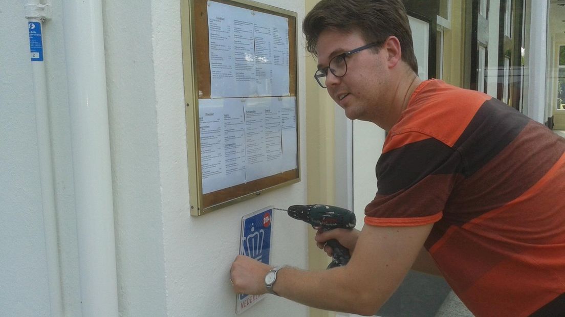 Alco van Berkel schroeft nog wat aan de muur