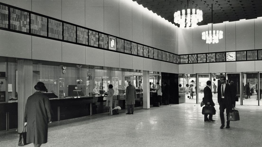 De nieuwe hal van het Groninger Hoofdstation in 1969.