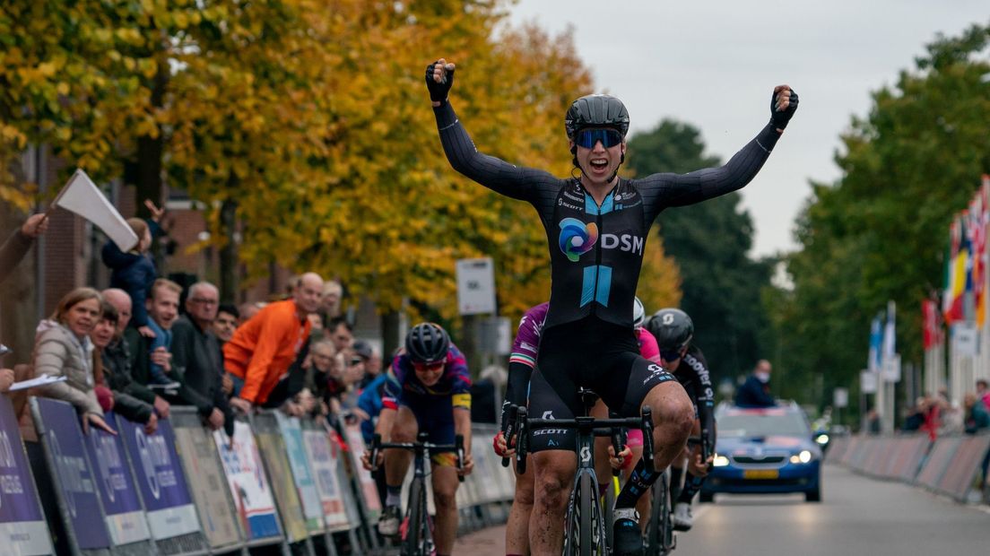 Lorena Wiebes is de winnaar van de Ronde van Drenthe.