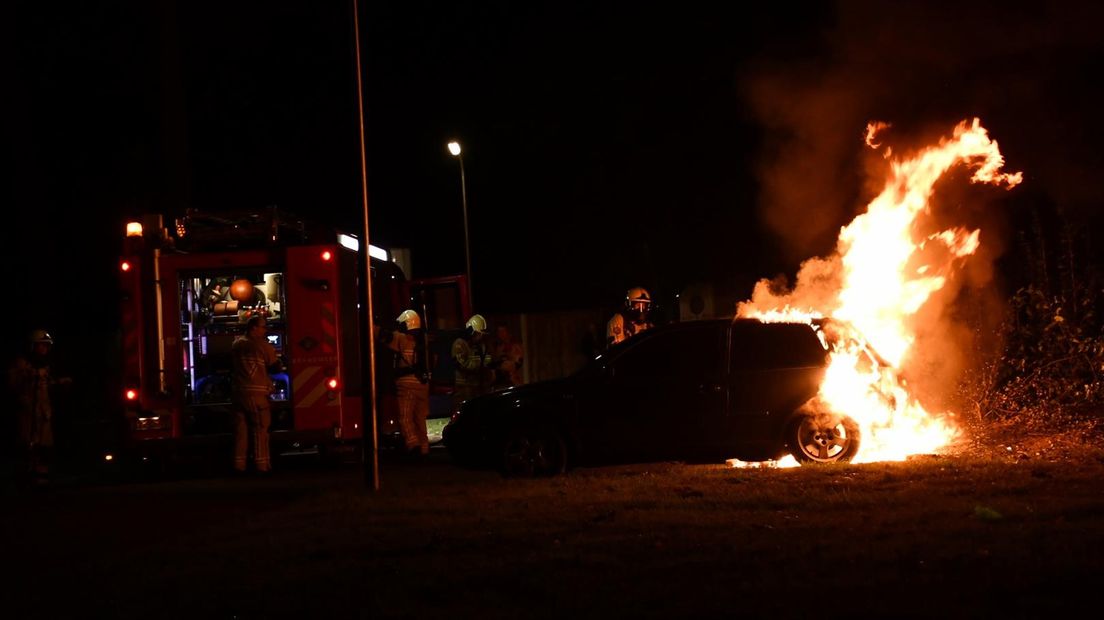 De auto raakte zwaar beschadigd.