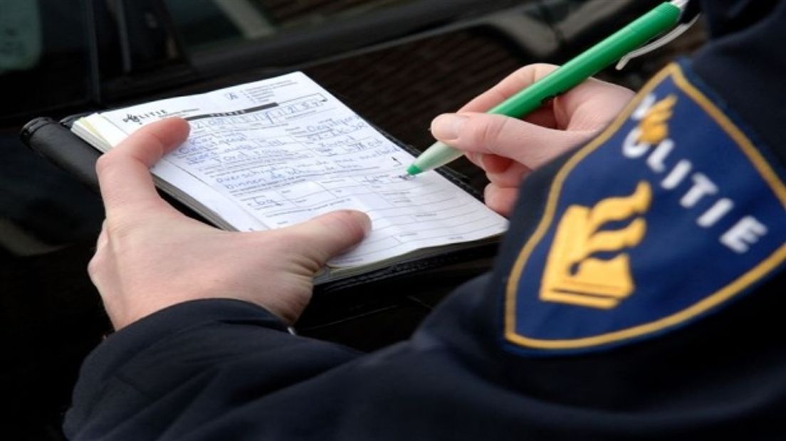 Boete voor beledigen politie - RTV Drenthe