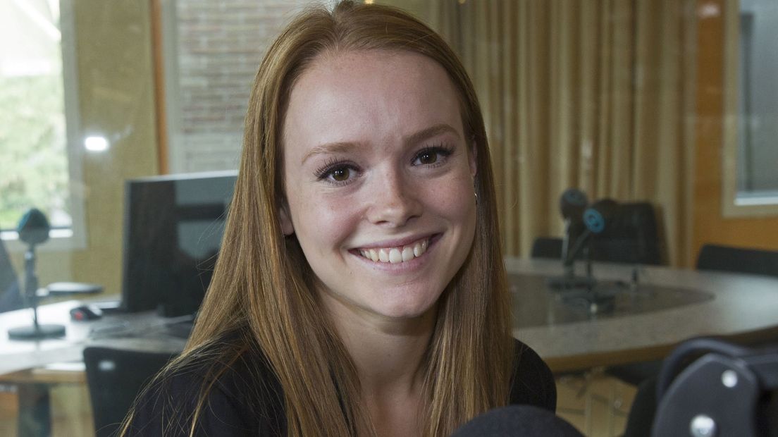 Zangeres Isabel als cyberheld aan de slag