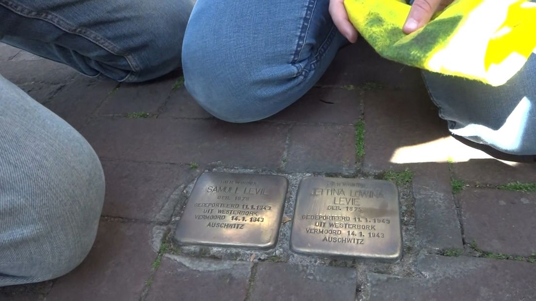 De Stolpersteine in Leek die schoongemaakt gaan worden