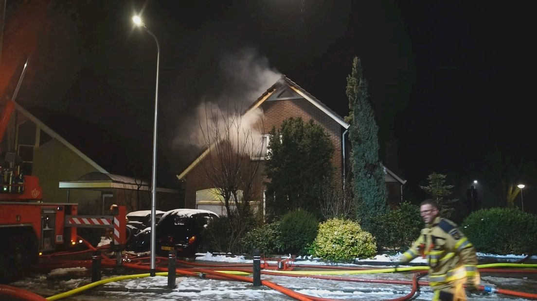 Uitslaande brand in woning in Zwartsluis