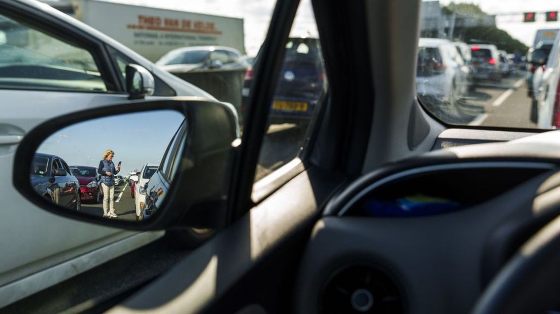 Op de A12 bij Arnhem heb je dik een uur vertraging.