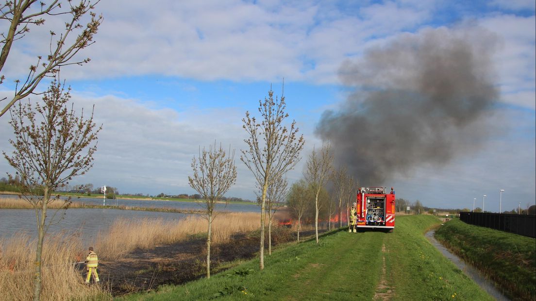 Brand langs IJssel bij Kampen