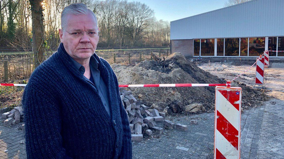 Omwonende Otto Schröder wil geen biomassa-installatie in zijn achtertuin.