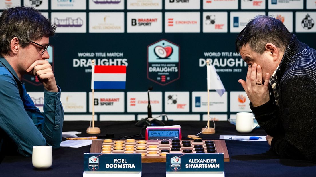 Boomstra pakt leiding na tiebreak in tweekamp om wereldtitel