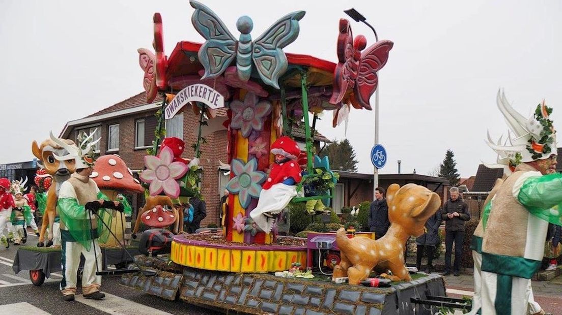 Carnavalswagen De Dwarskiekers