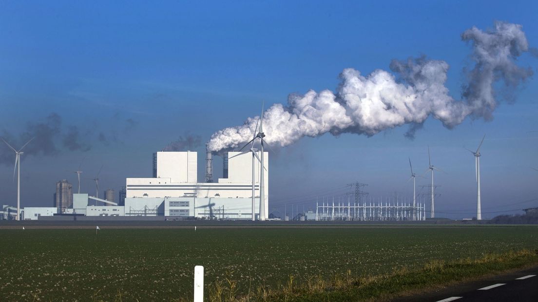 De kolencentrale in de Eemshaven