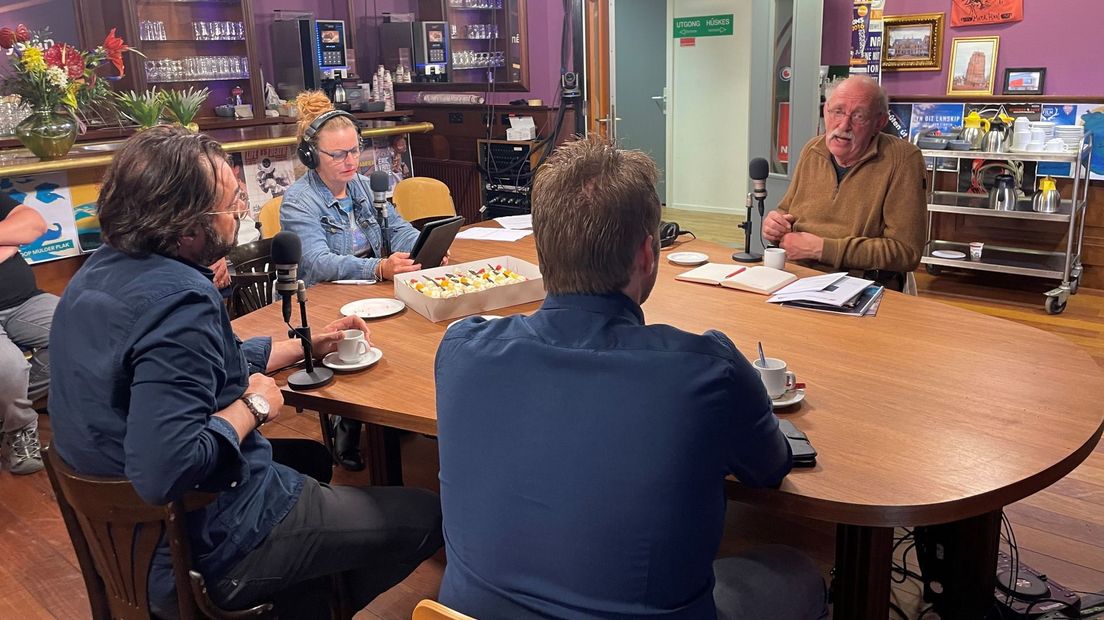 Buro de Vries gie snein oer earmoed