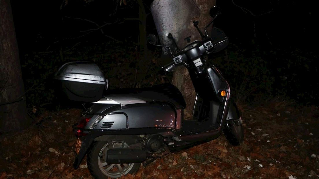Scooterrijder gewond bij val op N18 bij Enschede