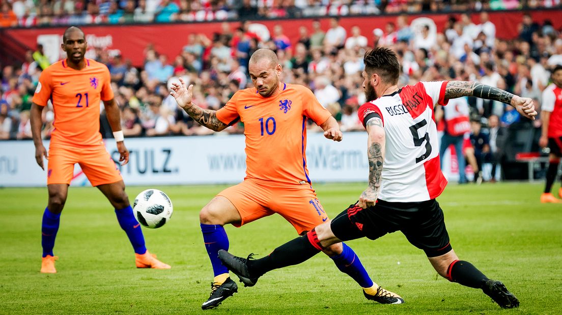 Sneijder vorige week tijdens de afscheidswedstrijd van Dirk Kuijt.