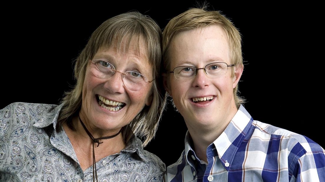 David de (foto)Graaf en zijn moeder Marian.