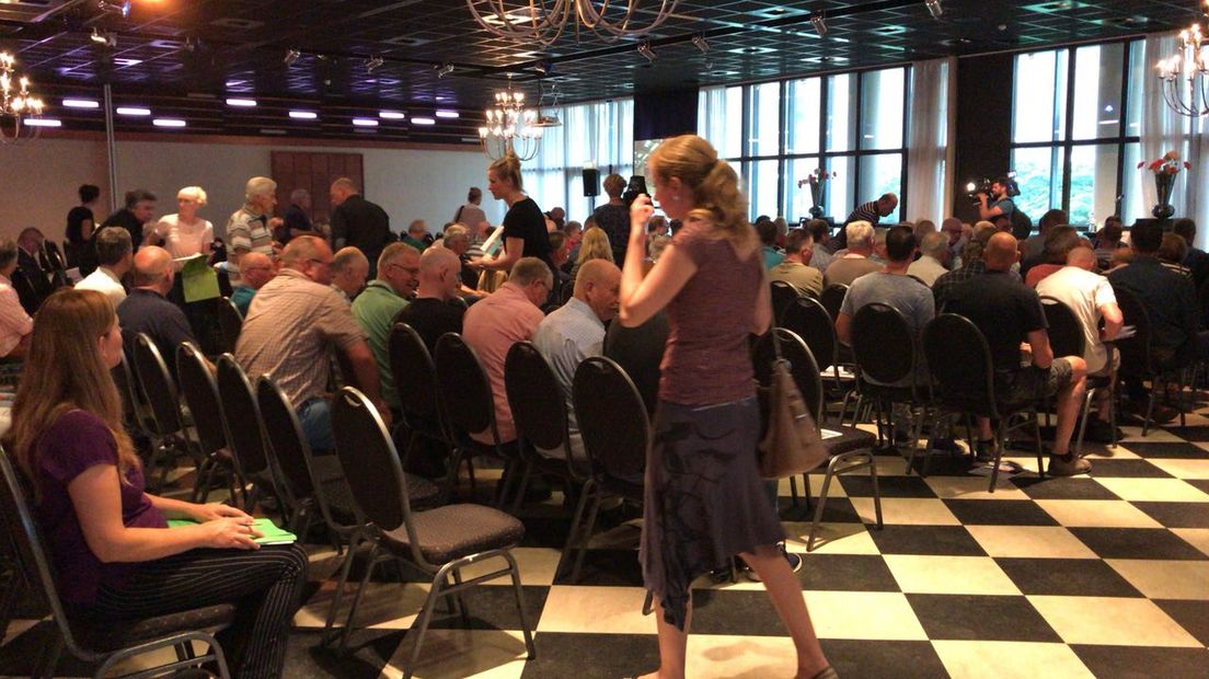 Grote belangstelling bij infobijeenkomst over chroom-6-verf (Rechten: RTV Drenthe/Jeroen Kelderman)