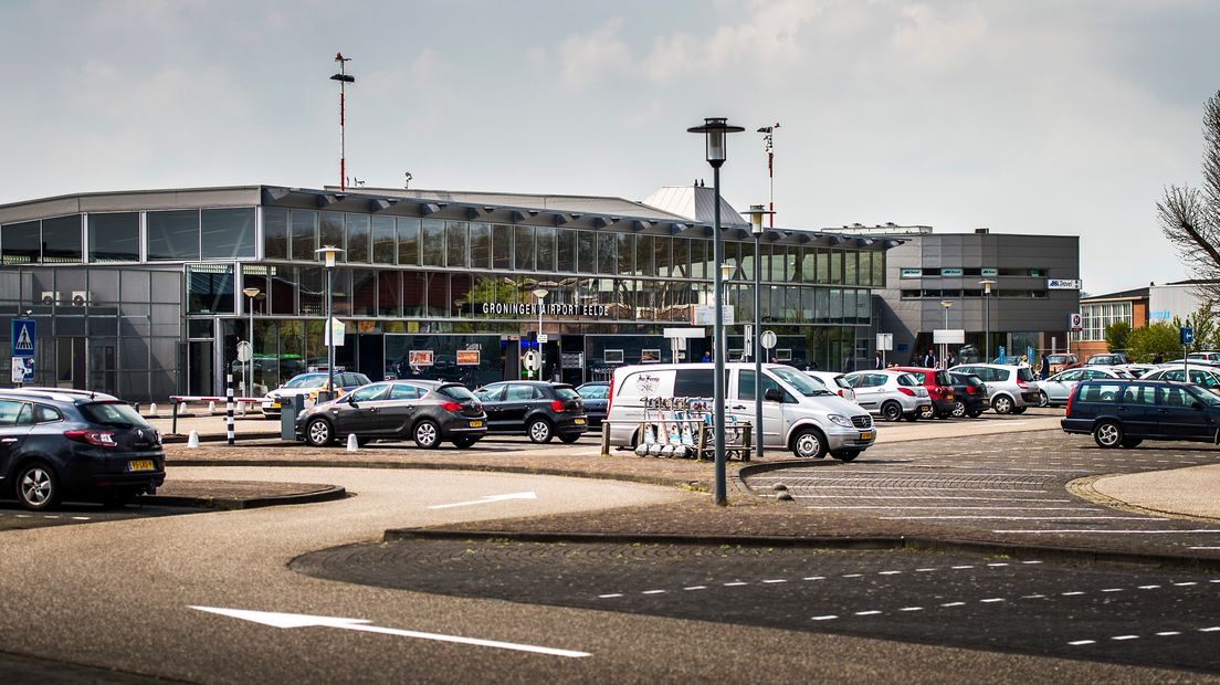 De ingang van Groningen Airport Eelde (Rechten: ANP/Remko de Waal)
