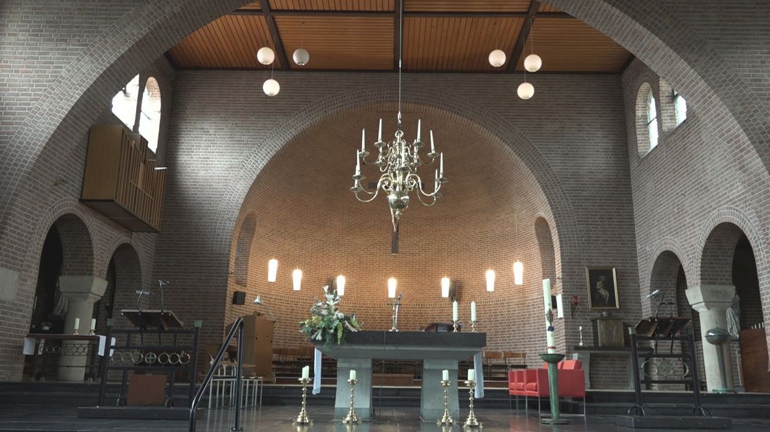 Interieur Pancratiuskerk Albergen