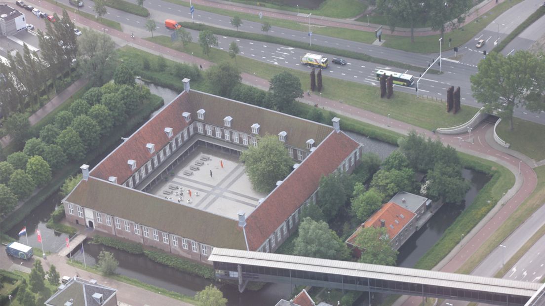 Pesthuis Leiden vanuit de lucht gezien.