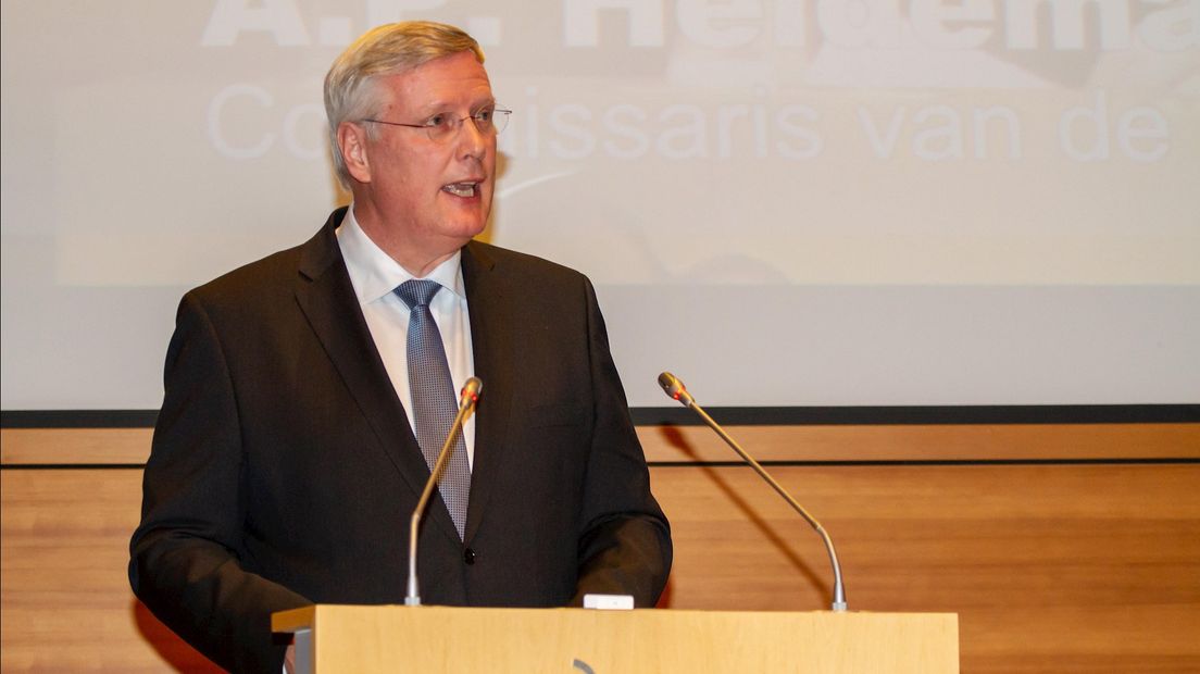 Commissaris van de Koning Heidema in boodschap aan Overijssel 'Noaberschap betekent omzien naar Commissaris van de Koning Heidema in boodschap aan Overijssel 'Noaberschap betekent omzien naar