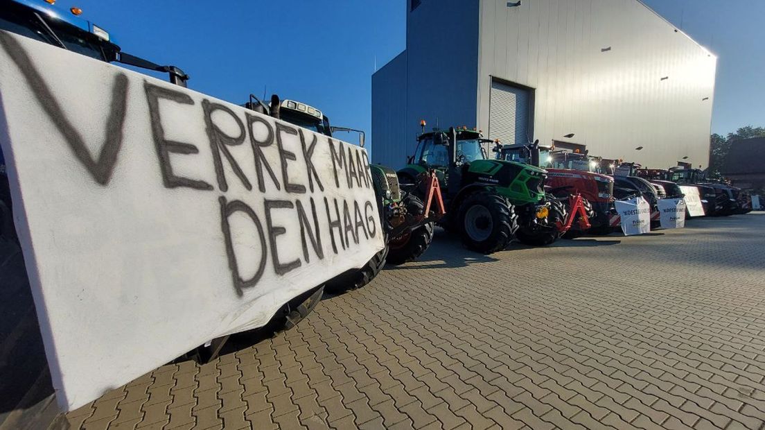 Boeren in Hoonhorst hebben een duidelijke boodschap aan het kabinet.