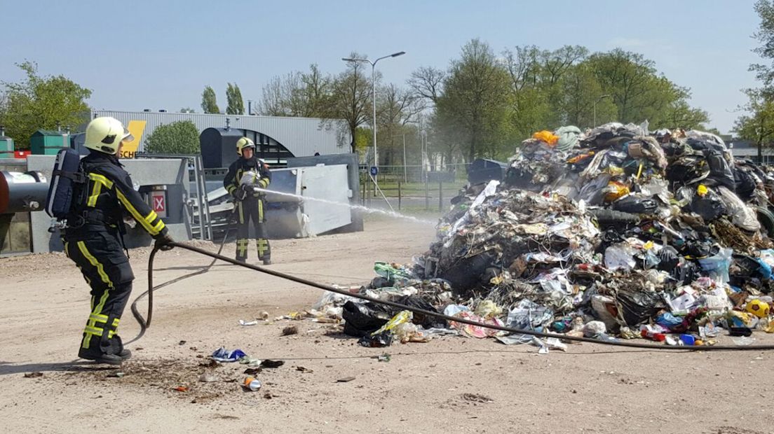 Brand in vrachtwagen Twente Milieu
