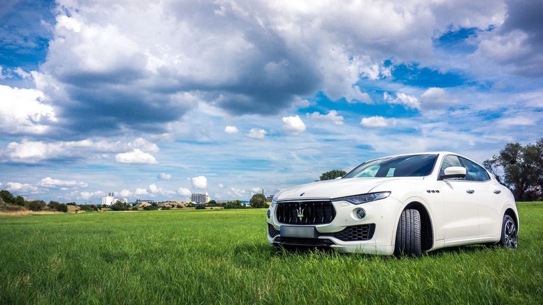 Maserati, foto ter illustratie.