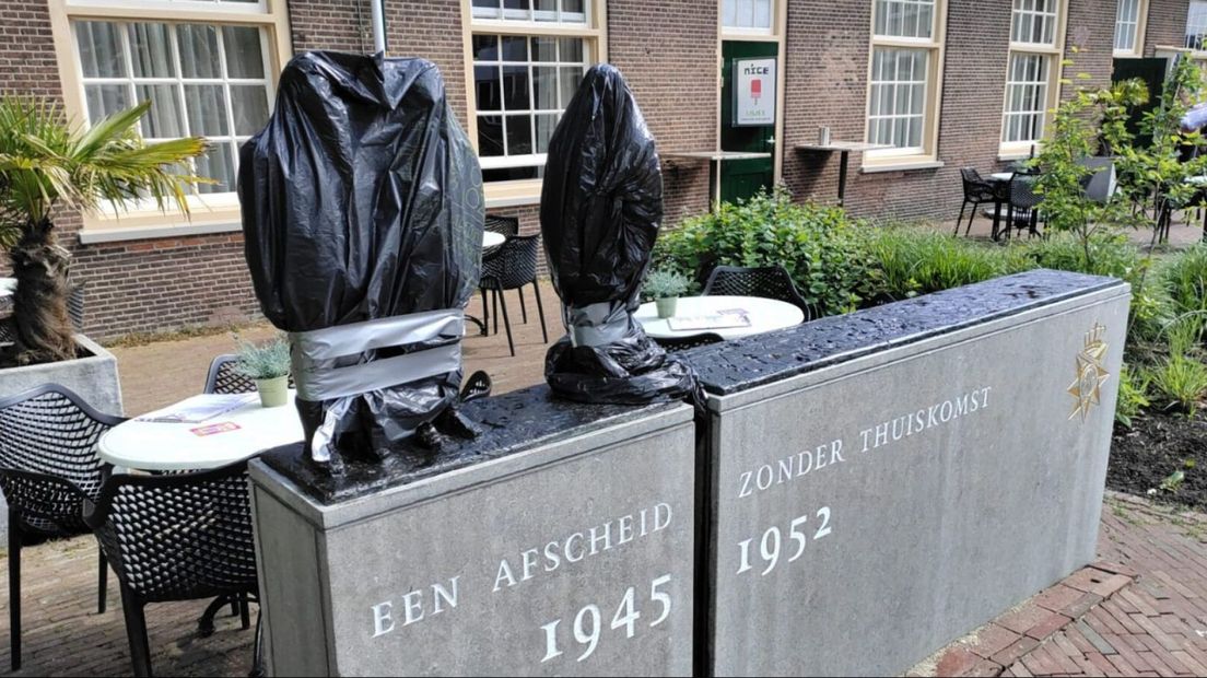 Het ingepakte Indië-monument in Leiden