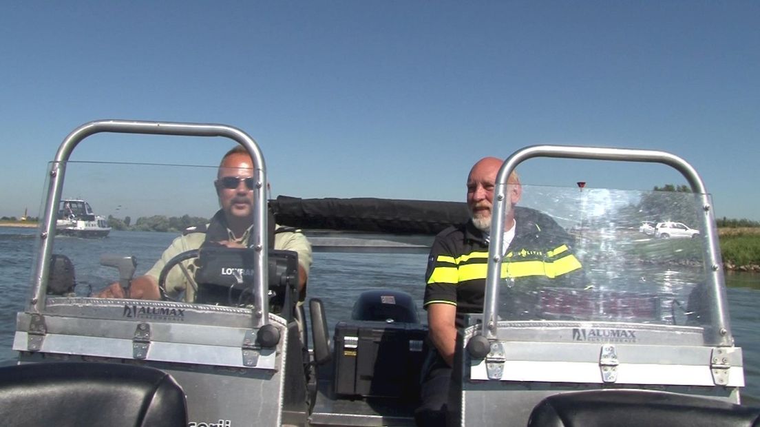 Sportvisserij Oost-Nederland controleert met de politie op de IJssel