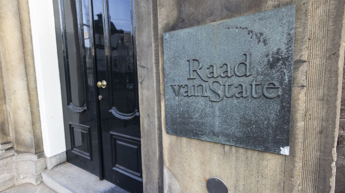 De entree van de Raad van State in Den Haag