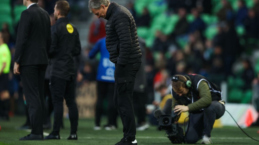 FC Groningen-trainer Frank Wormuth heeft flink de pest in na de nederlaag