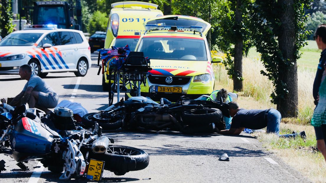 De ravage is groot op de Koningin Wilhelminaweg.