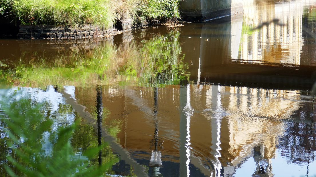 De fundering is door de droogte boven water gekomen (Rechten: Geert Pruiksma/Landgoed Nienoord)