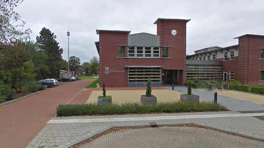 Het gemeentehuis van Loppersum