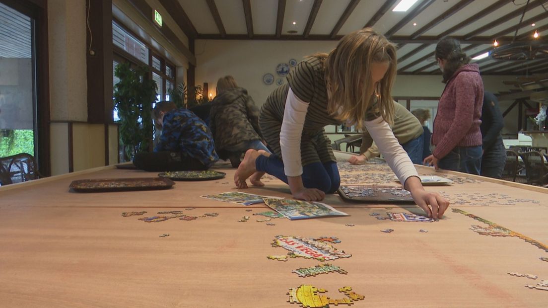 De enorme puzzel wordt ruim zeven meter breed