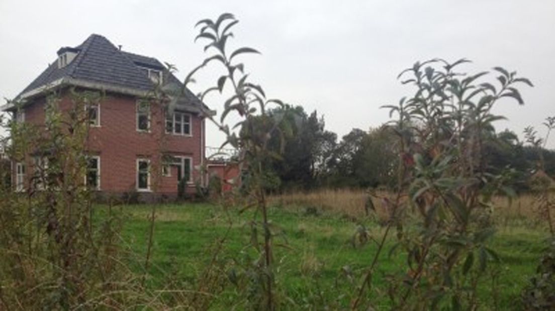 Het ideaalplaatje van Groningse starters: een rood, vrijstaand huis met een zwart puntdak.