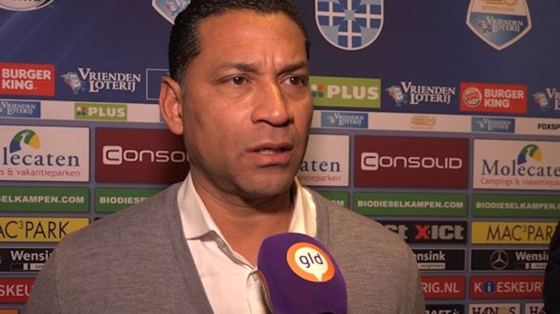 Vitesse-trainer Henk Fraser was woedend na afloop van de wedstrijd tegen PEC Zwolle (3-1 nederlaag). De trainer sprak zelfs van misplaatste arrogantie bij zijn ploeg.