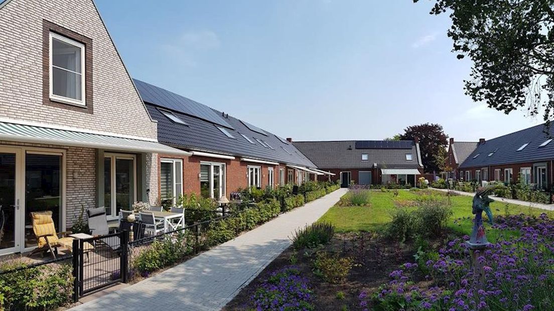 Het meergeneratiehofje in Zwolle: waar bewoners elkaar verzorgen