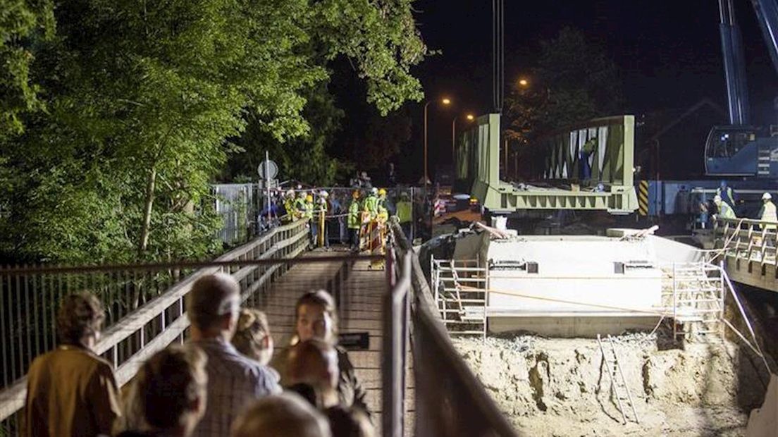 Nieuwe spoorbrug over Noordesmarkerrondweg